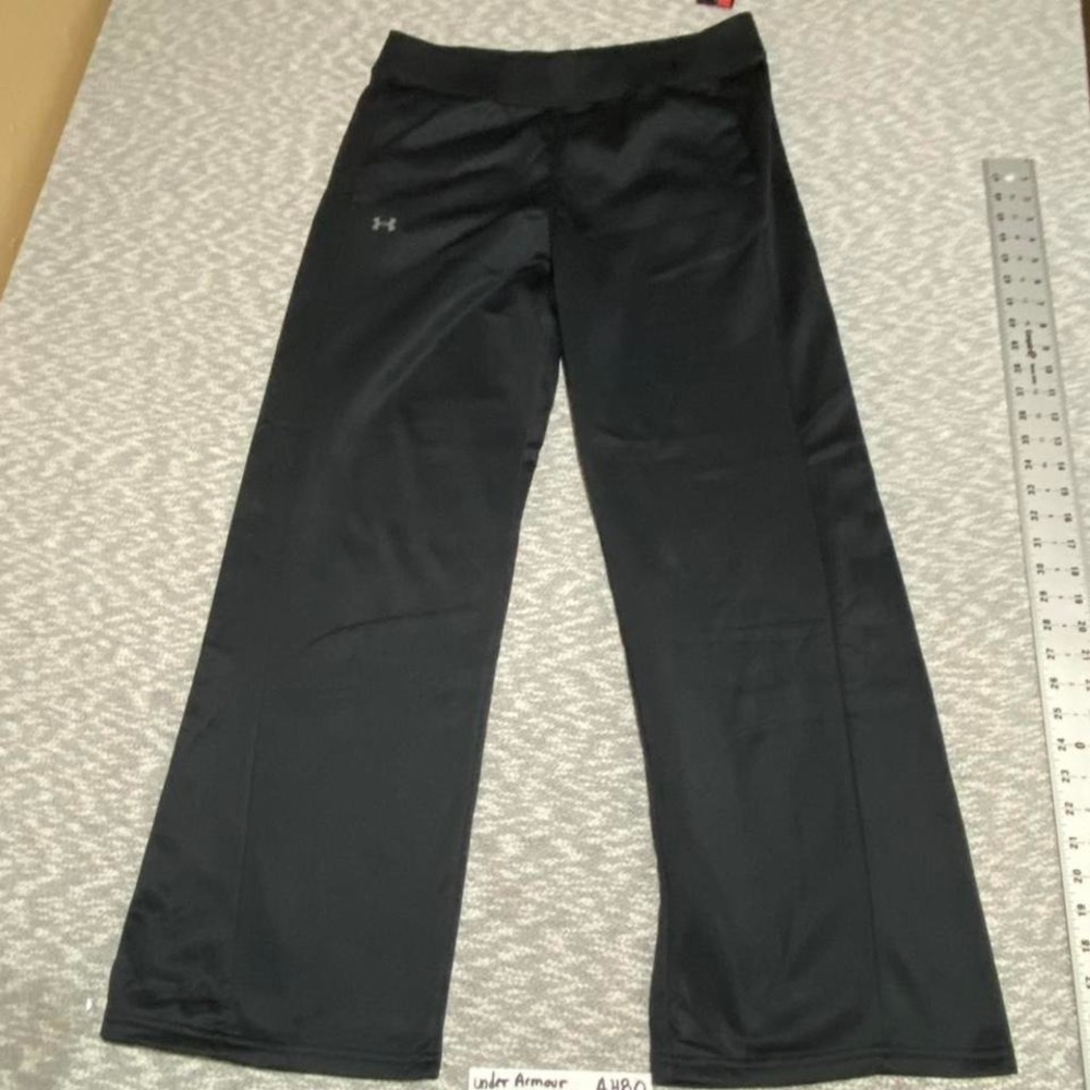 Under Armour NWT black loose sweatpants Women XL wide with pockets on s SKU-A480